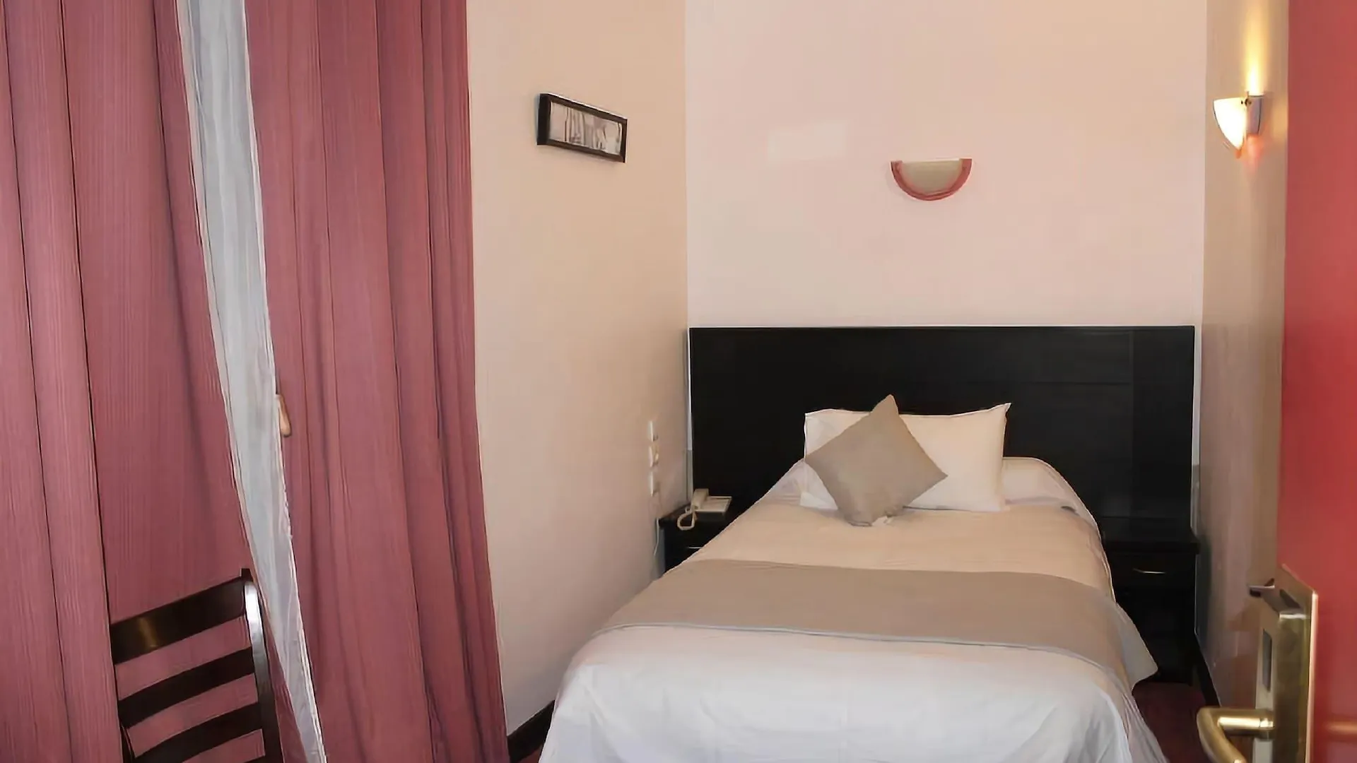 Hotel Le Clery Paris 4*,  Frankreich