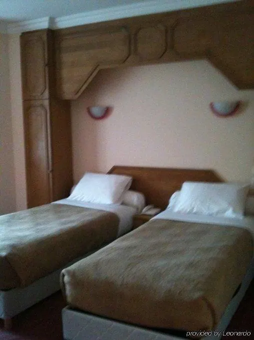 ****  Hotel Le Clery Paris France
