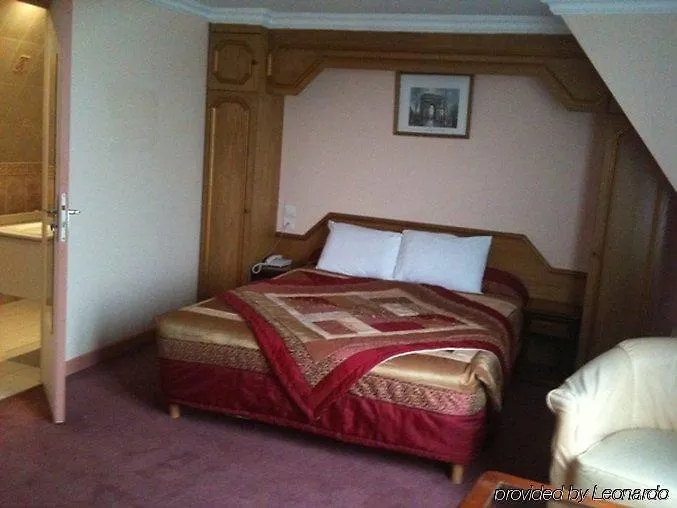 Hotel Le Clery Parigi